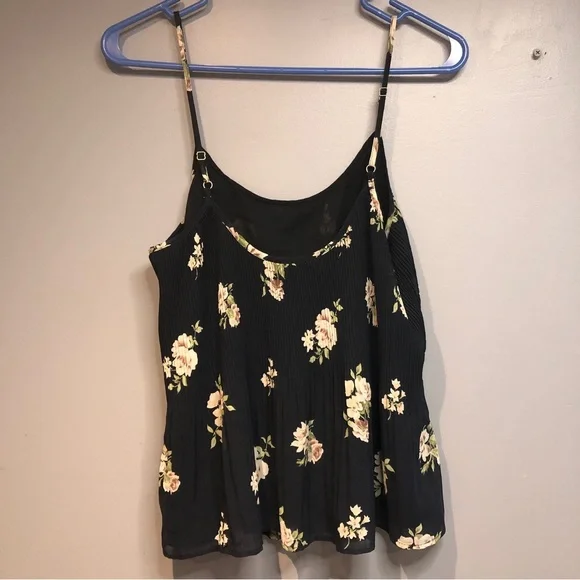 Abercrombie & Fitch Bohemian Floral Babydoll Accordion Pleated Flowy Tank Top - Picture 3 of 16